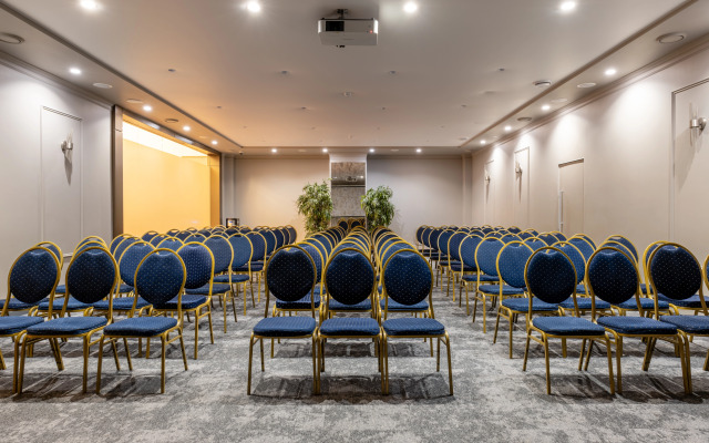 Отель Атриум Палас