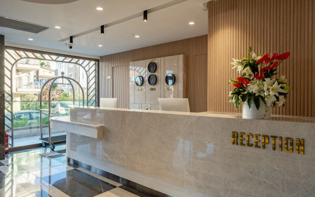 Awen Hotel Lara