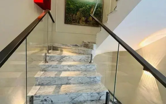 Parliament Palace Baku Hotel