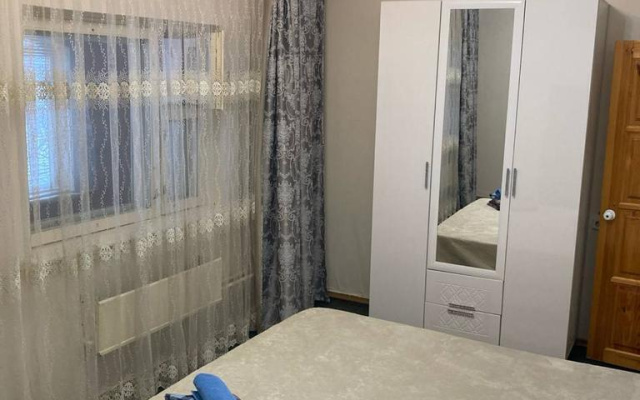 Castnyj Dom Dvuhetaznyj v Mikrorajone Vyngapurovskij