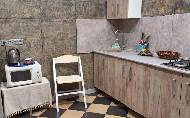 U Metro Sadovaya Flat