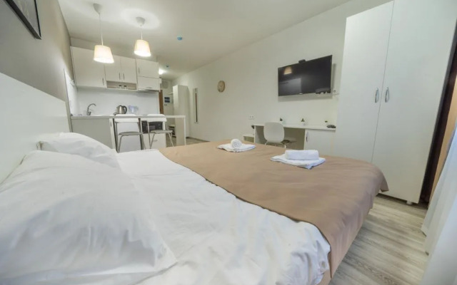 Na Ulitse Salova, 61 0906 Flat