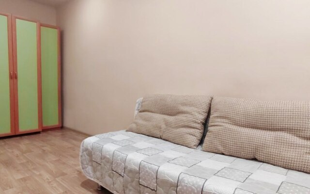 Двухкомнатная квартира на улице Марата 6