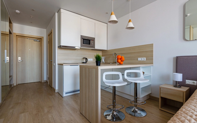 Ye's (k) 5140 Apartments