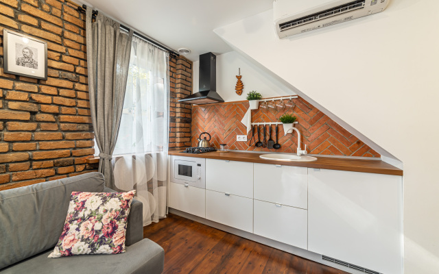 M1C Lyuks Apartments