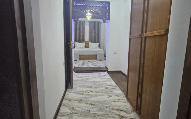 Butik-otel' Parvina  in old city