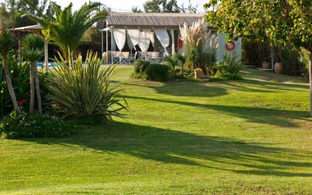 Ammos Naxos Hotel