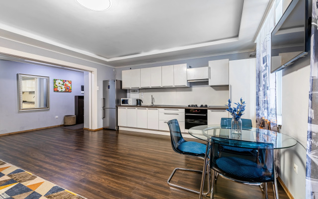 Uluchshennaya dvuhkomnatnaya vo vnutrennem dvorike Baumana Flat