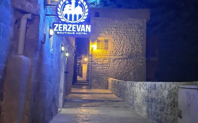 Zerzevan Hotel