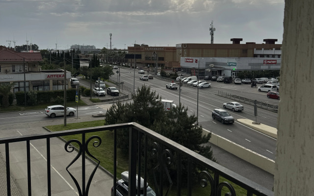 Trehmestniye na Vtoroy Beregovoy linii Apartments