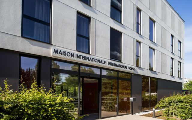 Adonis Dijon Maison Internationale Apart Hotel