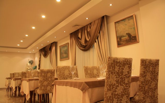Atropat Hotel