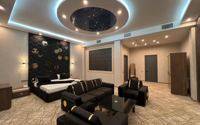 Royal Mansion Hotel