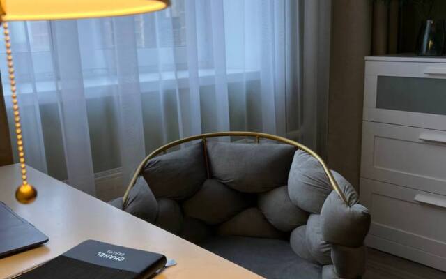 Uyutnaya Kvartira S Balkonom Pyadom S Kadom Flat