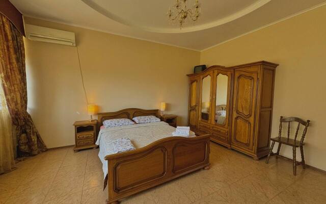 Semeyny lyuks s saunoy Flat