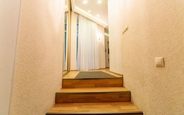 Na Ulitse Glinki 1 Flat