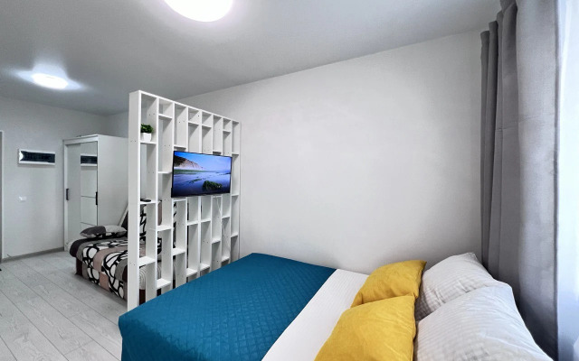 S Novym Sovremennym Remontom Flat