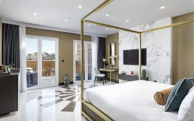Lure Hotel