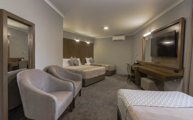 Bankstown Hotel