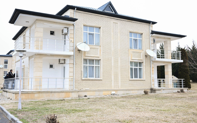 Arena Qakh Hotel