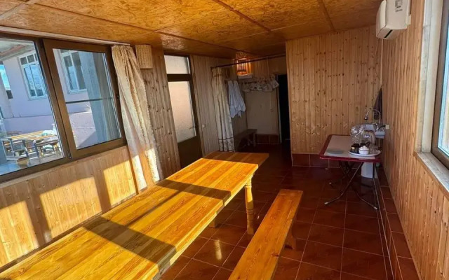 Anzhelika Guest House