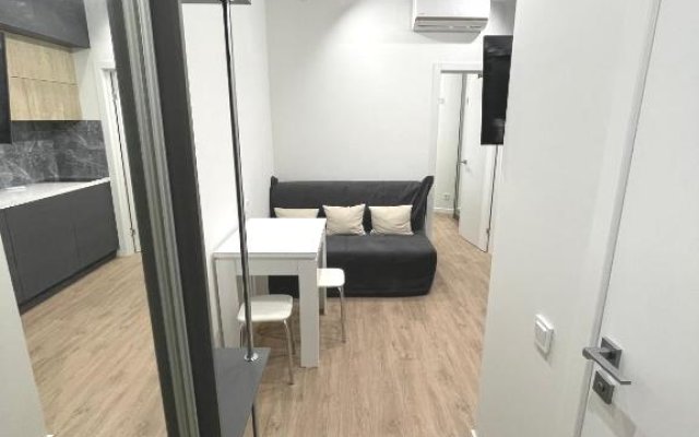 Leont Apartments
