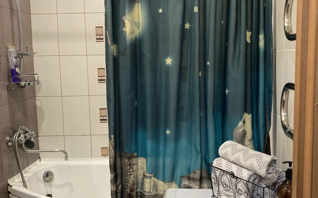 Апартаменты Двухкомнатные рядом сУВЗ, кинотеатр Россия