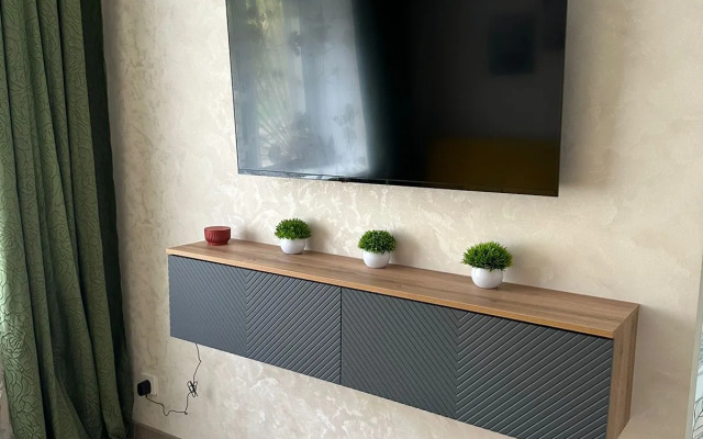 V Dome U Ozera Flat