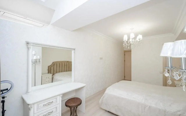 Apartments 5a Chudesnaya Kvartira V Tsentre Stolitsy S Realnymi Foto