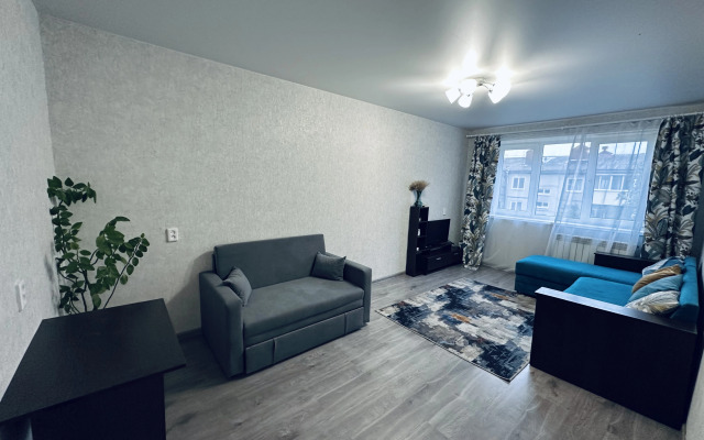 V Tsentre Ryadom s Naberezhnoy i Dostoprimechatelnostyami Flat