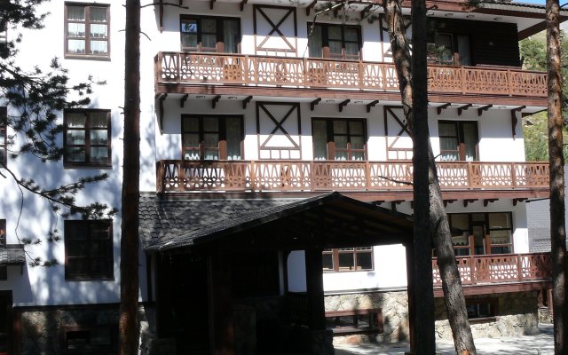 Ozon Sem Vershin Hotel