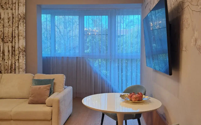 V Tsentre Sochi U Morya Apartment