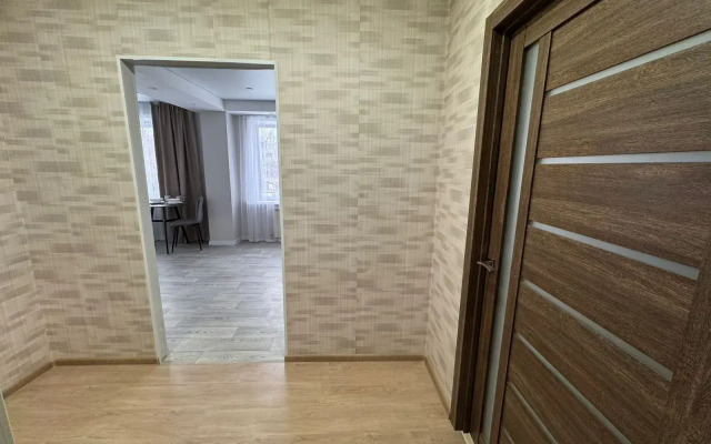 Tryokhkomnatnaya Flat