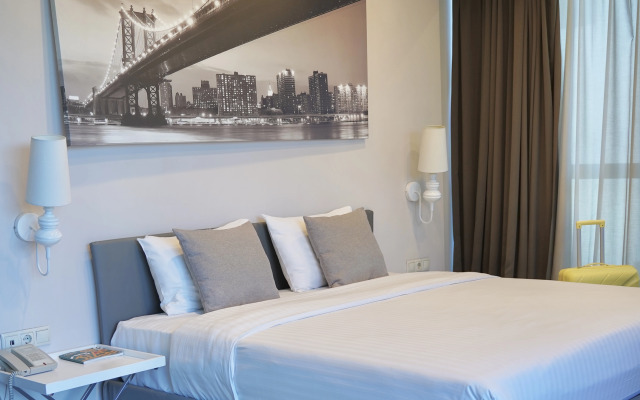 Opera Suite Hotel