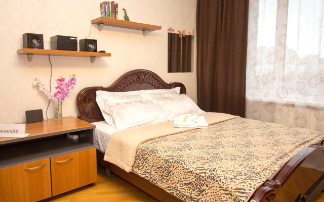 Na Yelninskoy 11/1 Apartment