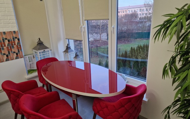 Квартира БалтАтлантик номер в стиле Красный Дракон