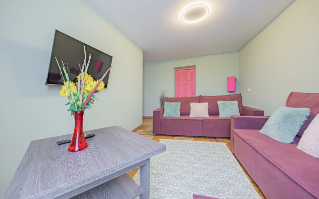 Svetlaya Prostornaya 3-K Kvartira Apartments