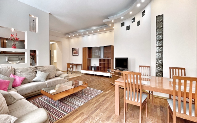 Апартаменты Elite Realty на Караванной 11