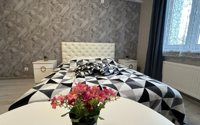 Uyutnaya kvartira v novom dome Flat