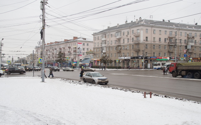 Uyutnyie Metryi Na Marksa Apartments