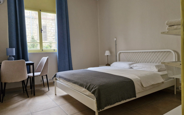Hostel Roks