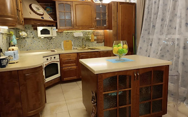 Uyutnaya dvukhkomnatnaya s konditsionerom Ermitazh Flat