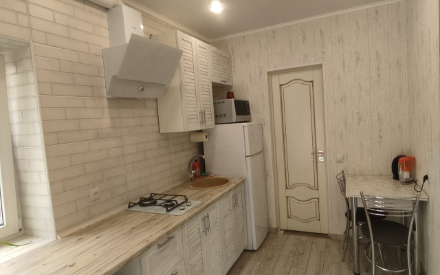 Na Prospekte Kirova 15 Flat