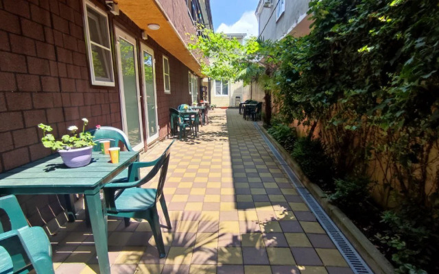 Polina Guest House