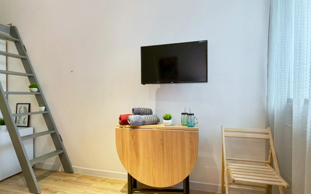 Апартаменты Dialog Apart (Малиновая студия)