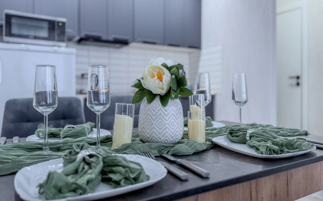 Studiya Green Fox na Bekhtereva 2B Flat