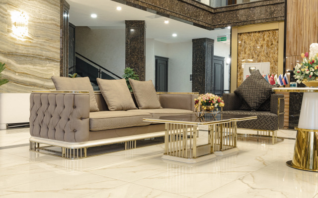Art Royal Hotel
