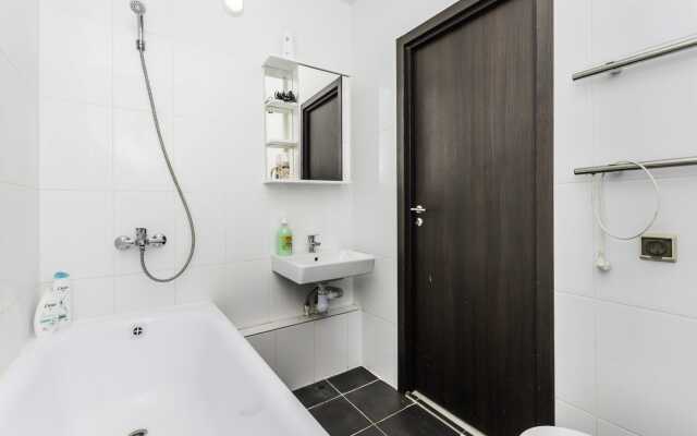 Na ulice Narodnogo opolcheniya 6 Apartments