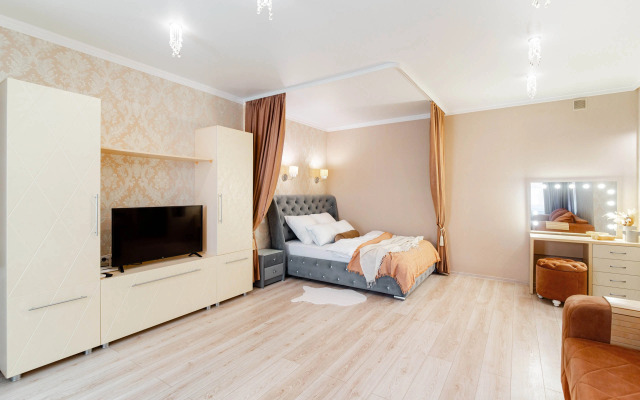Sovremennaya, Prostornaya S Konditsionerom Flat