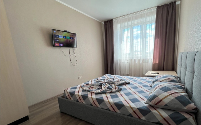 V Novom Dome V Tsentre Goroda Flat